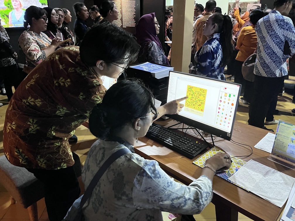 Nusa Wastra Batik Fractal